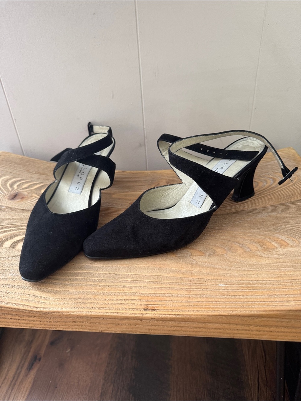 Pura Lopez Made in Spain Women’s Black Suede Ankle Cross-Strap Heels Size 8 B